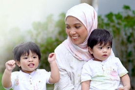 Messy play activity provides multi-sensory experience for children