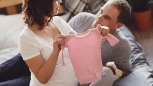 pregnant-couple