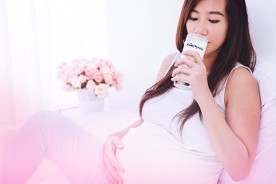Pregnant women drinking Frisomum®  milk 